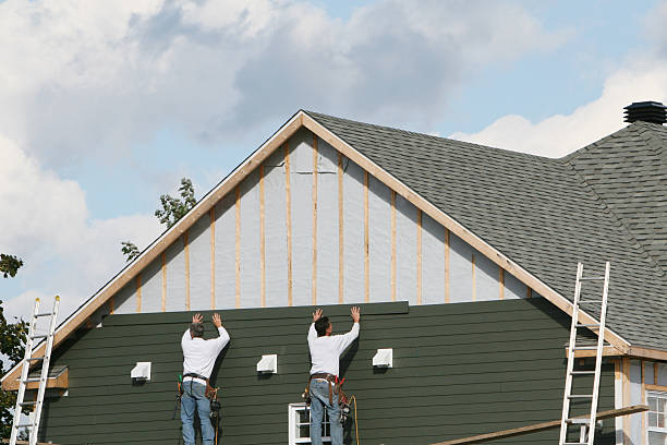 Professional Siding technician working in Mineral City, OH